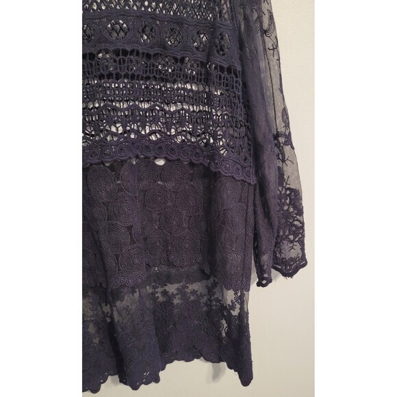 Chico's Blue Long Sleeve Crochet Bodice Sheer Sleeves Top  Blouse‎ Size 1 Medium - Picture 4 of 9